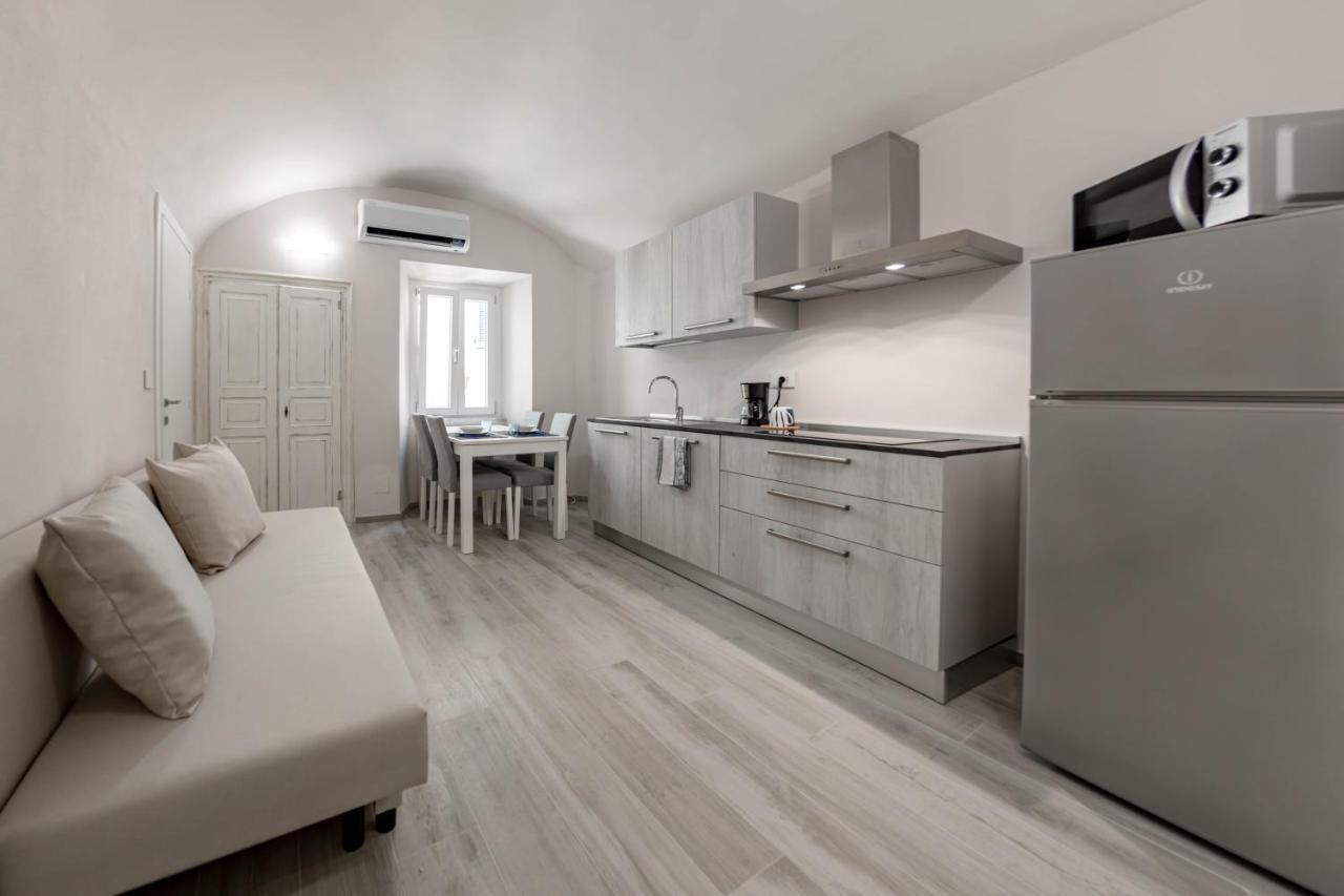 Ferienwohnung H11 Piccola Perla A Un Passo Dal Mare Santo Stefano al Mare Exterior foto